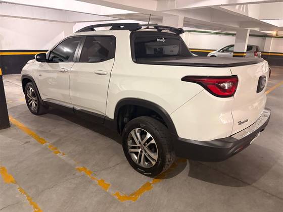 FIAT TORO 2.4 16V MULTIAIR FLEX FREEDOM AT9 FIAT TORO 2.4 16V MULTIAIR FLEX FREEDOM AT9